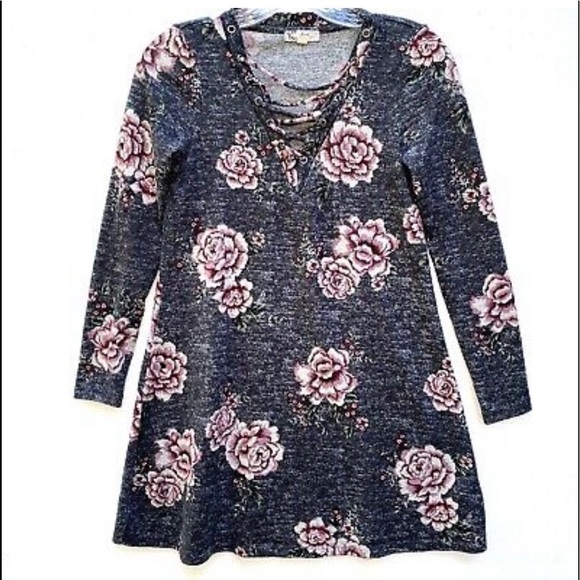 About A Girl Dresses & Skirts - About A Girl Women's Dress
Color: Gray w/pink Floral